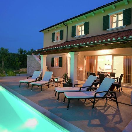 Luxurious Villa With Swimming Pool In Sveti Lovrec Selina Ngoại thất bức ảnh