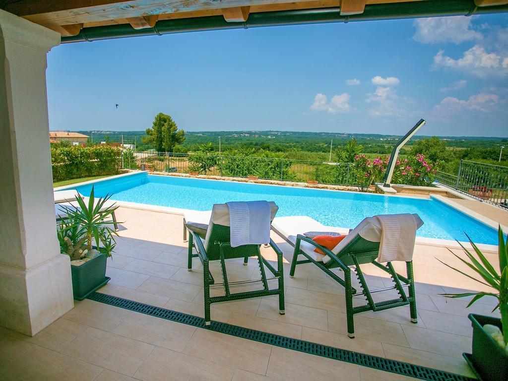 Luxurious Villa With Swimming Pool In Sveti Lovrec Selina Ngoại thất bức ảnh